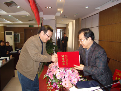 扬州市侨联副主席认捐百万成立仁林助残基金