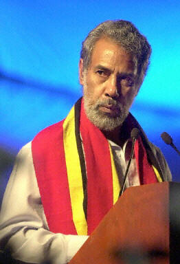 图东帝汶独立古斯芒就任总统发表演说