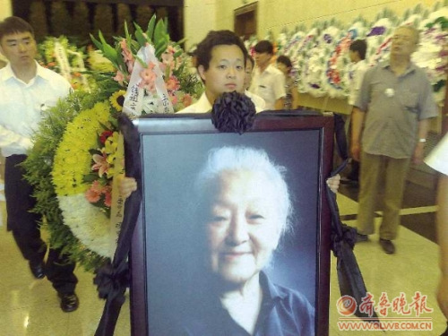 "中国的居里夫人"何泽慧:她的世界只有黑白两色