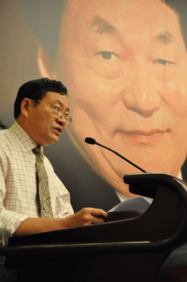 访谈预告:出版方解读《朱镕基讲话实录》台前幕后