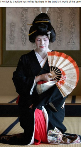 �ư��ȡ�����ķ(Fiona Graham)�ǵ�һλ�����ռ�(��ÿ���ʱ�����ҳ��ͼ)