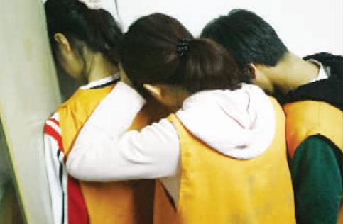 �����ӷ�������Լ��ߵľ�ͷ