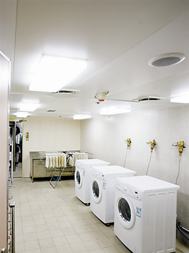 娱乐室细节设计别出心裁……4月23日,记者在海军某新型军舰上看到,该