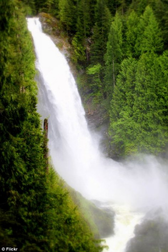 13����ͯ��������ʢ���ݹ����ٲ�������ˮ����Щˤ���82����Ԩ��