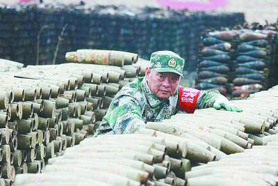 陈林说,干弹药销毁工作,必须确保万无一失,因为一失则万无! 陈林说,干弹药销毁工作,必须确保万无一失,因为一失则万无!