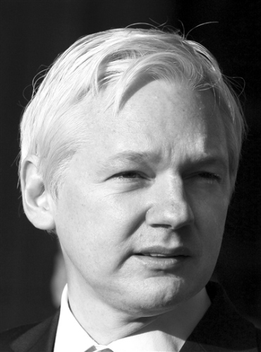 阿桑奇或被引渡瑞典 其母亲称多国政府伺机报复