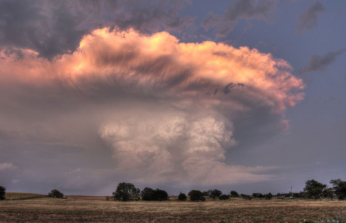 摄影师拍龙卷风闪电照 景象震撼令人生畏(组图)(5)