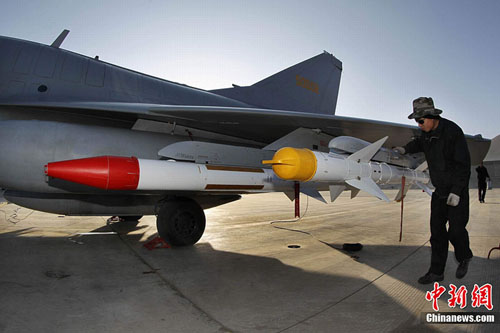 资料图:中国空军歼10战机高原驻训 资料图:中国空军歼10战机高原驻训
