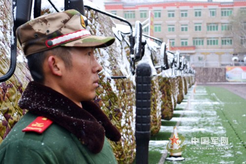 武警优秀大学生士兵韩尧镪用心演绎精彩军旅生涯(2)