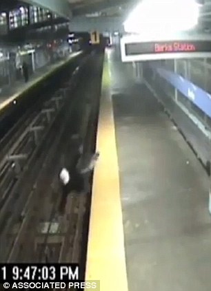 ���Ӻ�����ʶ����ǰ��������֪ǰ����û��ƽ�ؿ��ߣ����ǵ���վ̨