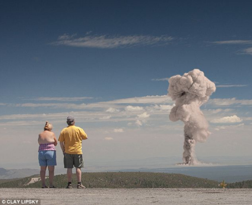 ���䱬ը�󣬸������ӻ������ڿ������������γ�������һ�Է���ɹ��̫�����š�������