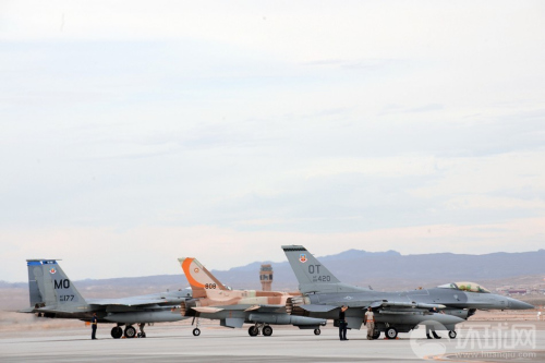 ��ɫ�пվ�F-16Iս��