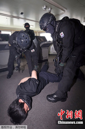 ����ʱ��8��20�գ������׶��׶�����������ʿ�����ڽ��з��־�����ϰ�����գ�2012��֧������ʿ������ϰ�����Ļ��