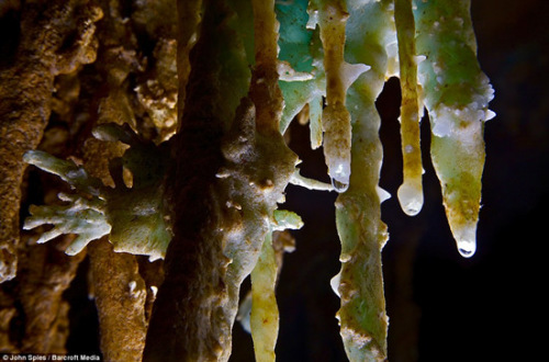 ����ʯ�����ɫ�����ɫ��������������ı仯���˽����ģ����