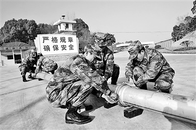 ��ͼΪ�ٱ���������֯��ʯ������ǰ�ڸ��鹤���� �� ���� 