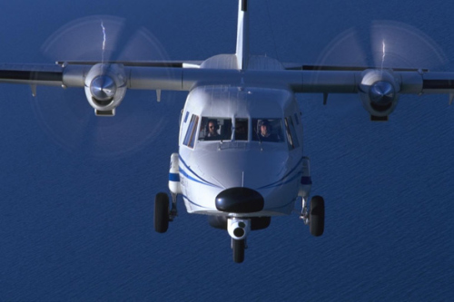 越南海警接收首架c212-400新型海岸巡逻机(2)