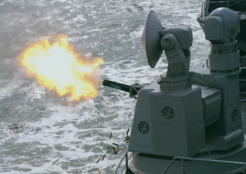 中国海军舰炮发射新型弹药反导成功创世界纪录3