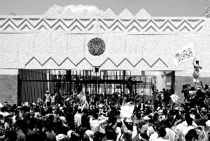 9��13�գ���Ҳ���׶����ǣ�����ʾ����Ⱥ��ͼ��������פҲ�Ŵ�ʹ�ݡ��»��緢