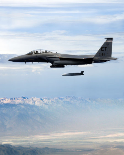 美国空军F-15E战斗机(资料图) 美国空军F-15E战斗机(资料图)