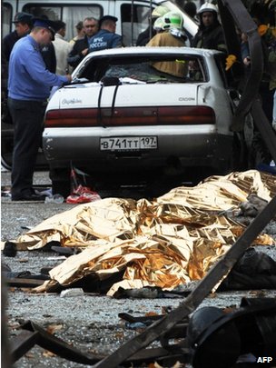 俄醉酒男子发生车祸的事故现场.