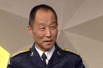 中心 军事新闻  针对上述问题,中新网特别邀请到著名海军军事专家李杰