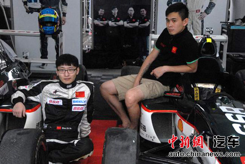 图片一: SSR车手周梓博(左)、罗兆峰(右) 图片一: SSR车手周梓博(左)、罗兆峰(右)