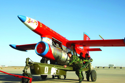 中国长空一号无人靶机(资料图)