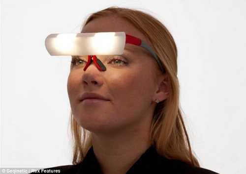 这款发光“太阳镜”可以改善使用者的情绪 这款发光“太阳镜”可以改善使用者的情绪