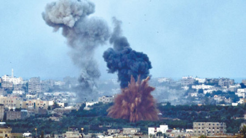 16�գ���ɫ�жԼ�ɳ�ش��Ŀ�Ϯ��������죬ͼΪ���������еĵط�ð����Ũ�̡�