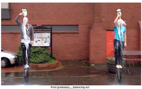 Ӣ��Ŧ��˹����ѧ������ѧ�����㡰ţ����ͷ����Ƶ���ϴ�������������ҳ��ͼ��