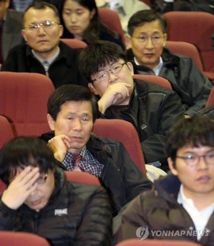 �����������������о�Ժ���о�Ա��¶���˷ǳ���ɥ�ı��� ͼƬ��Դ��������