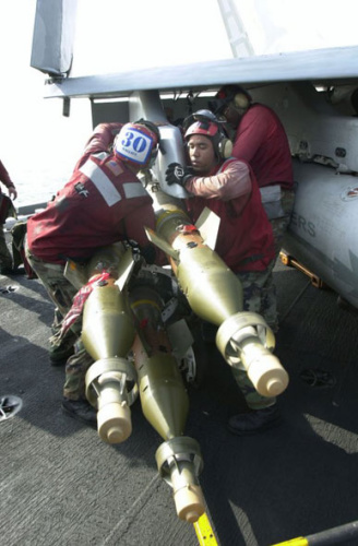 ������ʯ·�����Ƶ�ը��