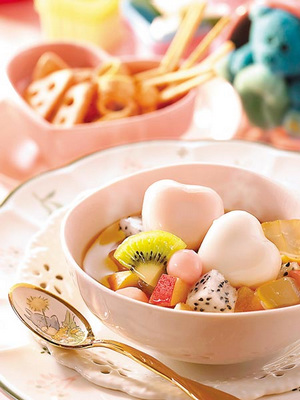 爱情汤圆奶果茶 两颗心在一起。图自《中国时报》 爱情汤圆奶果茶 两颗心在一起。图自《中国时报》