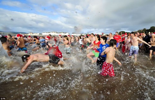 ��Ӿ�߲�η�Ϻ����������ˮ����Ӿ��