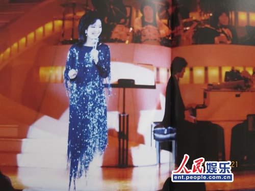 ����1978�꣬��������ʼ���¼��¡��������ǡ�Խ�ϡ�̩���ȶ����ǵ��������Լ����ݳ���ҵ���˼���Ů�����ɣ���ɫ����ȹ�������˳������ˡ������ڵ�������������������Ȼ�㲻�Ͼ�ͷ����Ů���������͵����������ǲ������ڵ�̨��������ˡ�����Ǿ�ĳ��ȣ���֮�����ɸ�̳��һ��Ů��