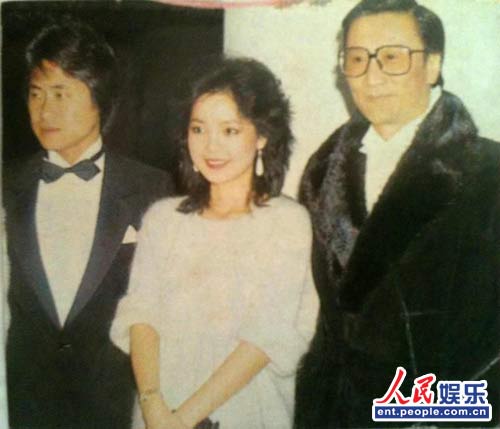 ���������ѡ�������ة ������������ ������������֮�ӹ���ة����������������������˵�һ�Ρ��������¼��µ����ˣ�Ȼ����Ϥ�������飬�����ߵ�ƽ�ȶ����¶ȡ�����ة���ԼҲ�ҵ����������Ƶ������������������飬��̸�۽���ϸ�ڡ��ݵ������ܵܵ˳�����˵�����������ʶ֮�󣬹���ة�ʹ��������ؼ�������г������������������ǣ�������һ���ţ��������ҵĹ���Χס���˷ܵ���Ҫǩ������Ϊ���ұȽϱ��أ�����ة����ĸ�����������ŵ����м������˷�ͷ�����ǲ��á�