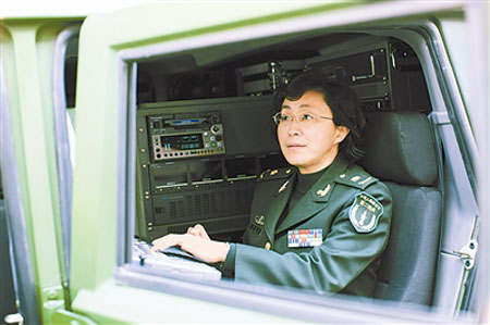 二炮首长赞女总工程师:能顶好几个导弹旅长(图)