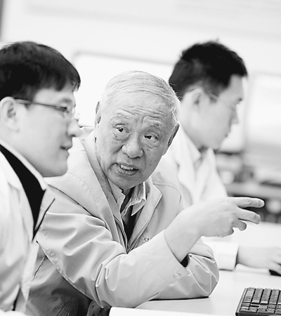 中为王小谟。 中为王小谟。