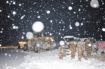 ������ͼ�������������Ԯ�ֶӰѱ��ݳ����ϳ�ѩ�ѡ� �� ���� 