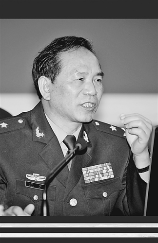 国防大学教授张彬:剩最后一滴血,也洒在讲台上