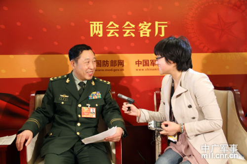全国政协军队特邀组委员崔景龙接受了中广军事记者的专访 全国政协军队特邀组委员崔景龙接受了中广军事记者的专访