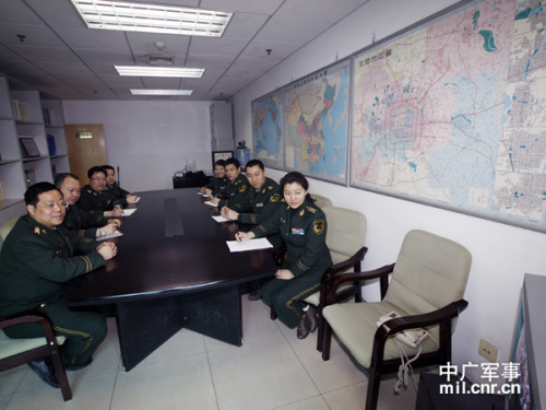 3��5��9ʱ��ʮ����ȫ���˴�һ�λ����ڱ����������ÿ�Ļ���������߷��ֻ�����֯ȫ��ٱ���֧��Ϊ��λ�����տ���Ļʽ��ͼΪ�ֻ��عٱ����������տ���Ļʽ�� �������Ӱ