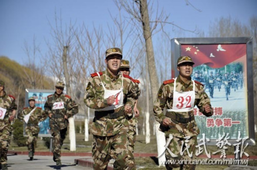 近日,驻守新疆伊犁河谷的武警8663部队组织即将下连的新战士进行了一