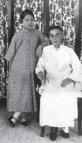 资料图:1926年5月,张静江夫妇在广州 资料图:1926年5月,张静江夫妇在广州