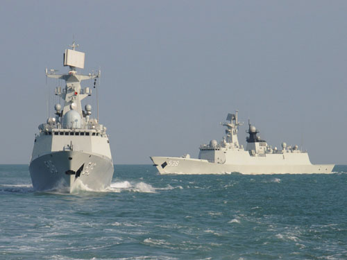 2013年1月30日,中国海军舰艇编队驶向西太平洋海域。 2013年1月30日,中国海军舰艇编队驶向西太平洋海域。