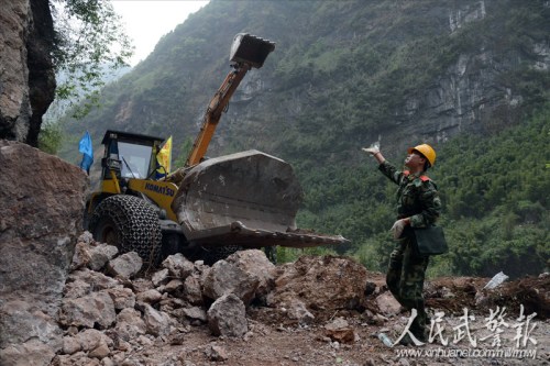 4��21�գ���ͨ���ܶӹٱ�ð������������ͨ«ɽͨ�������������صĹ�·