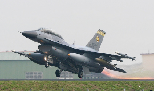 渲染大陆军事实力的同时不忘挑拨两岸,批评台湾"国防"太弱