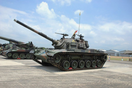 ̨��½��M48̹�����ھ����л���