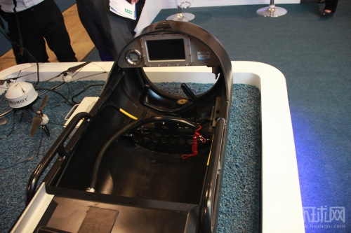 特种越野车蛙人运载器等先进装备亮相北京警用展(4)