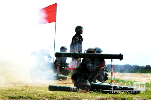 某型火箭筒实弹射击 某型火箭筒实弹射击